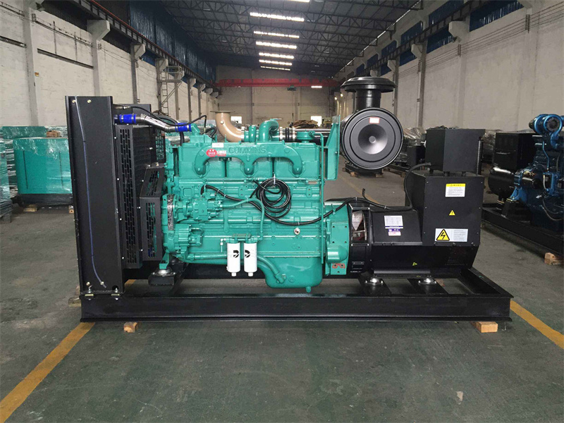 集美如何判断一个电压表是否具有自动量程切换功能？